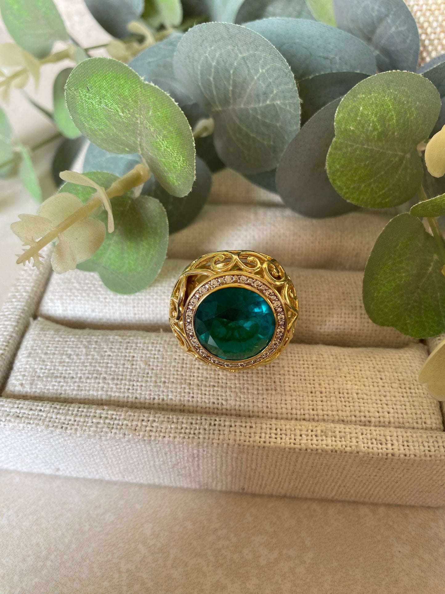 Anillo Laura