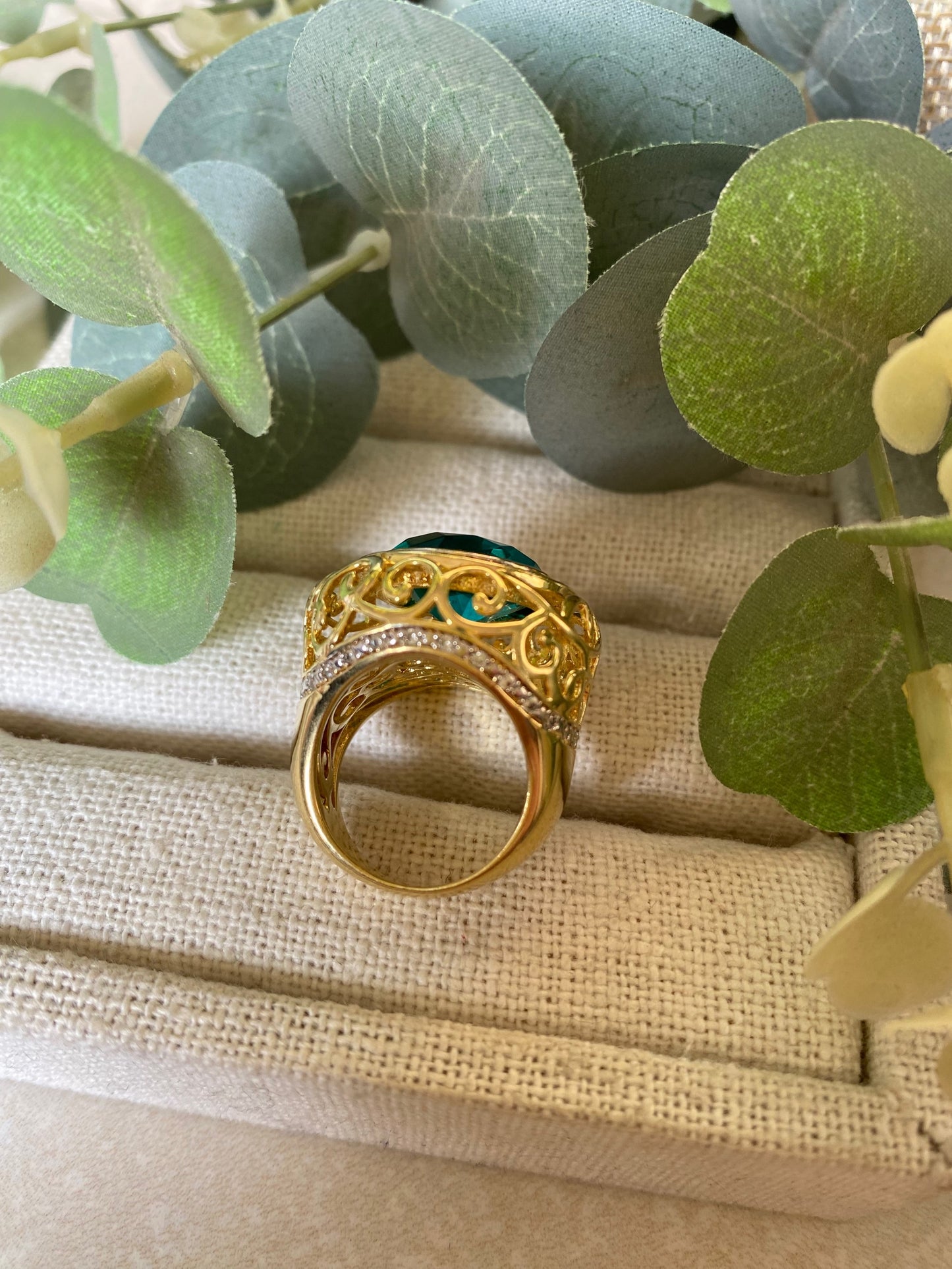 Anillo Laura