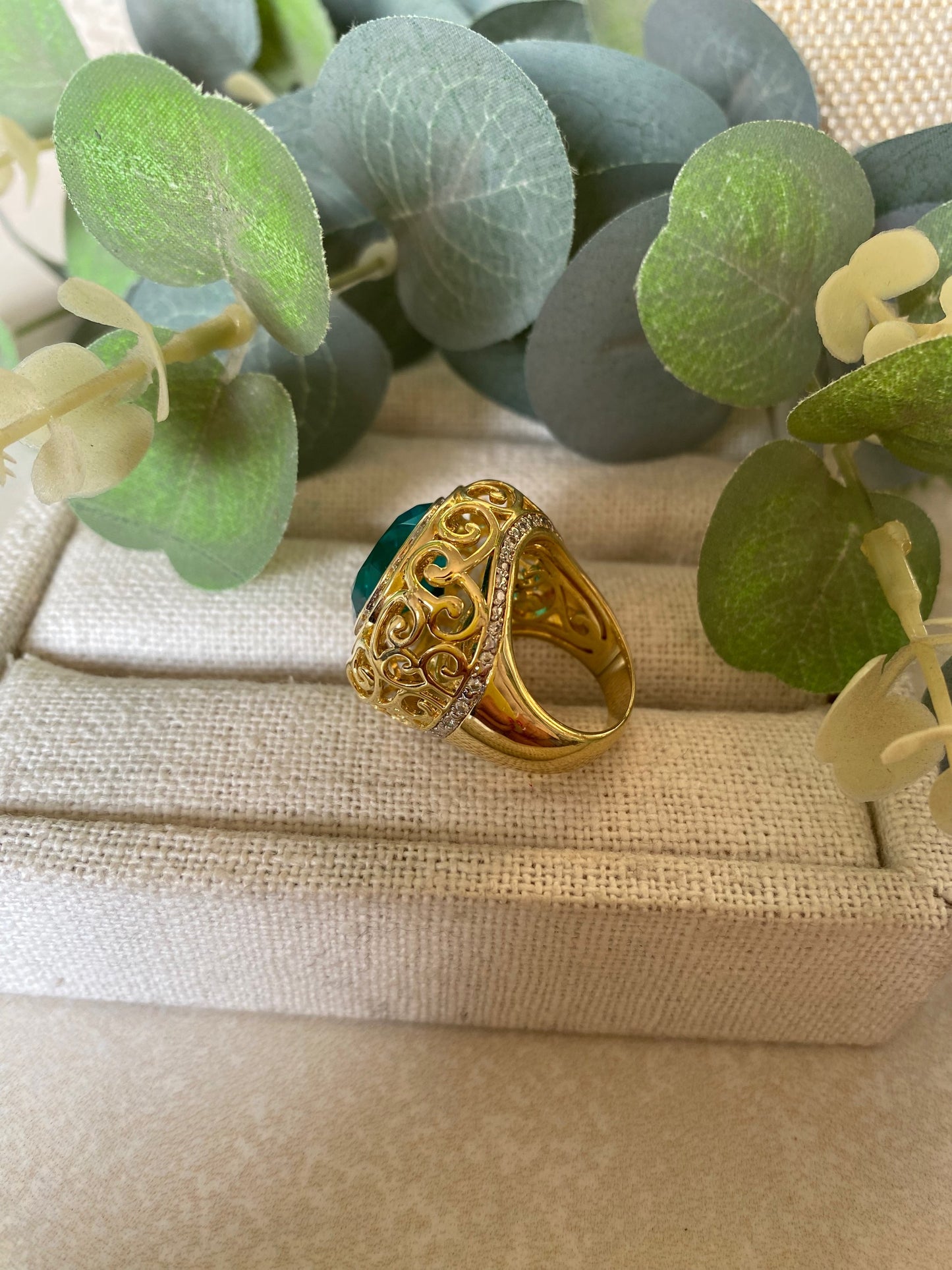 Anillo Laura