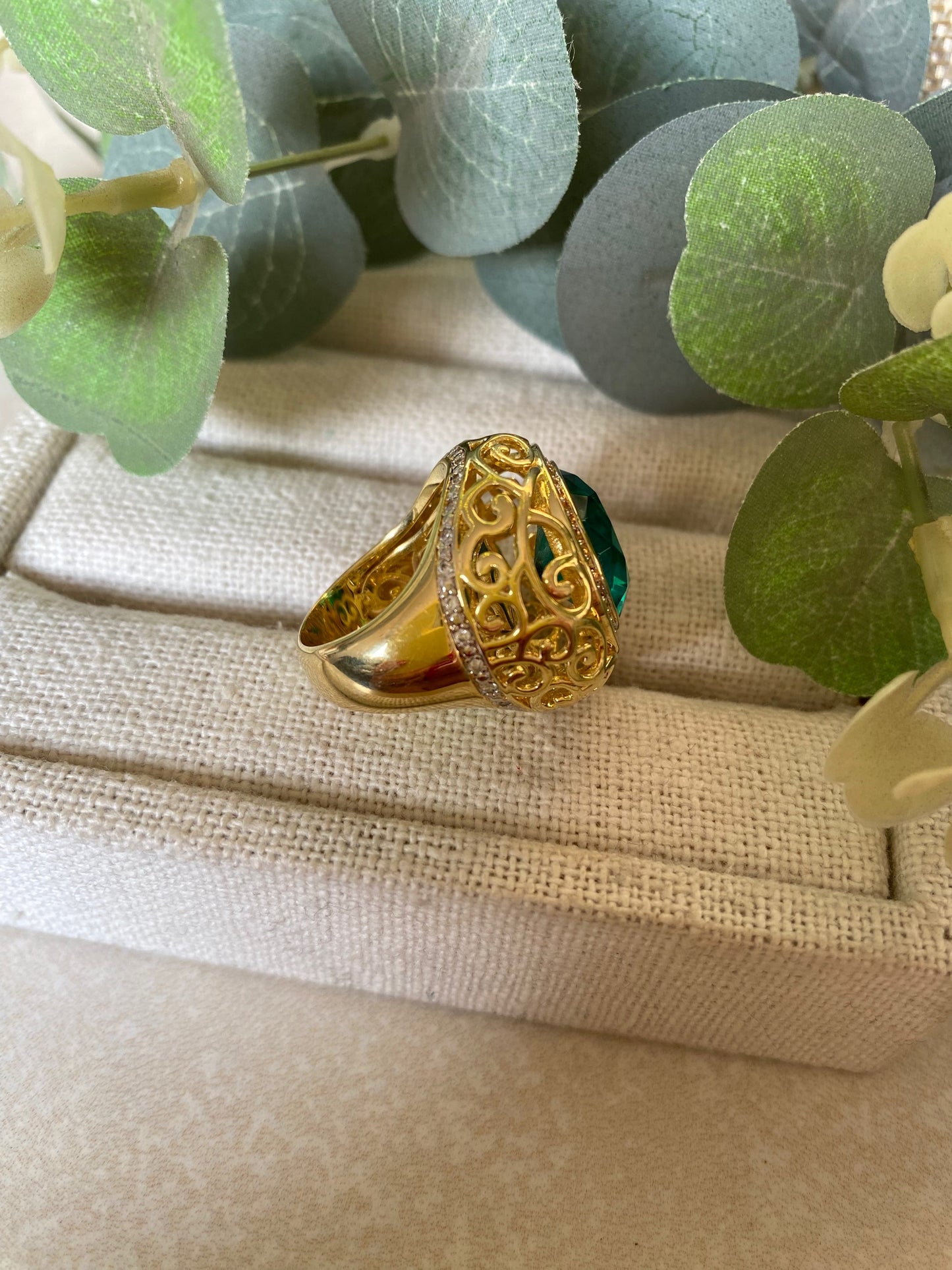 Anillo Laura